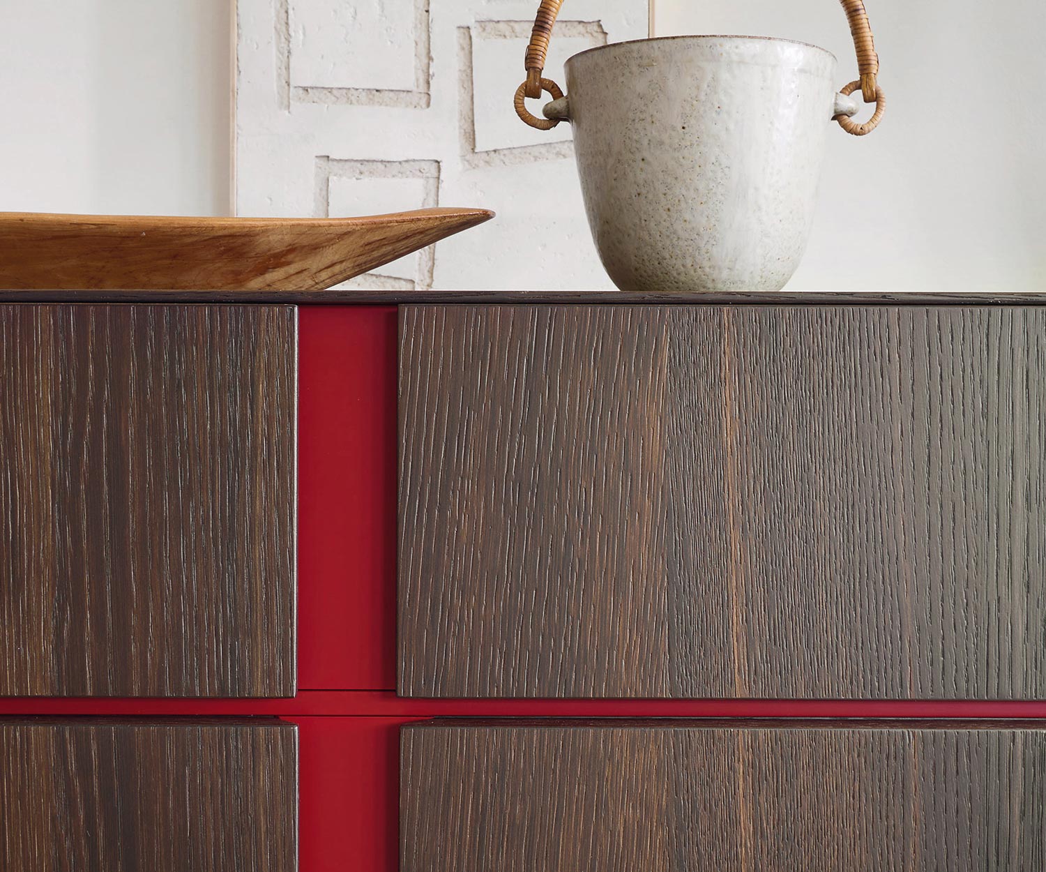 Modern Livitalia Abaco Design sideboard in detail Handle notch red