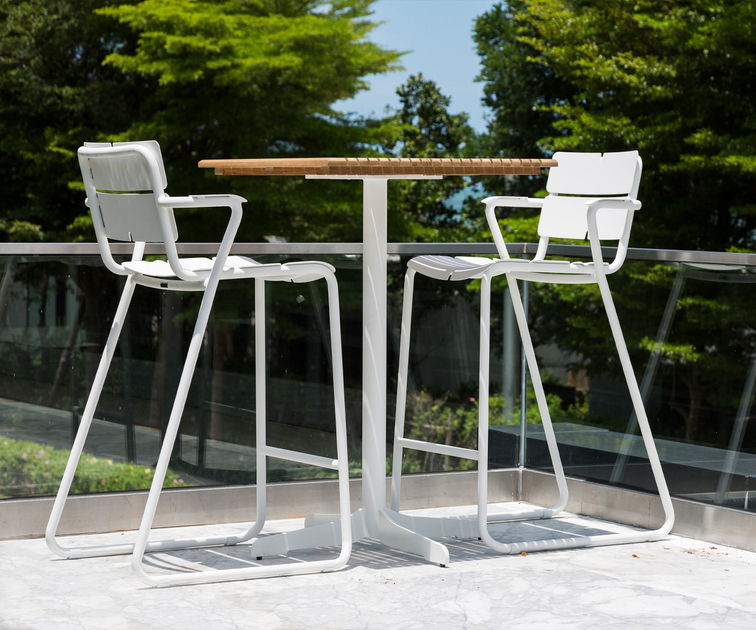 Exclusive Oasiq Ceru designer bar table frame white teak wood table top with bar stools