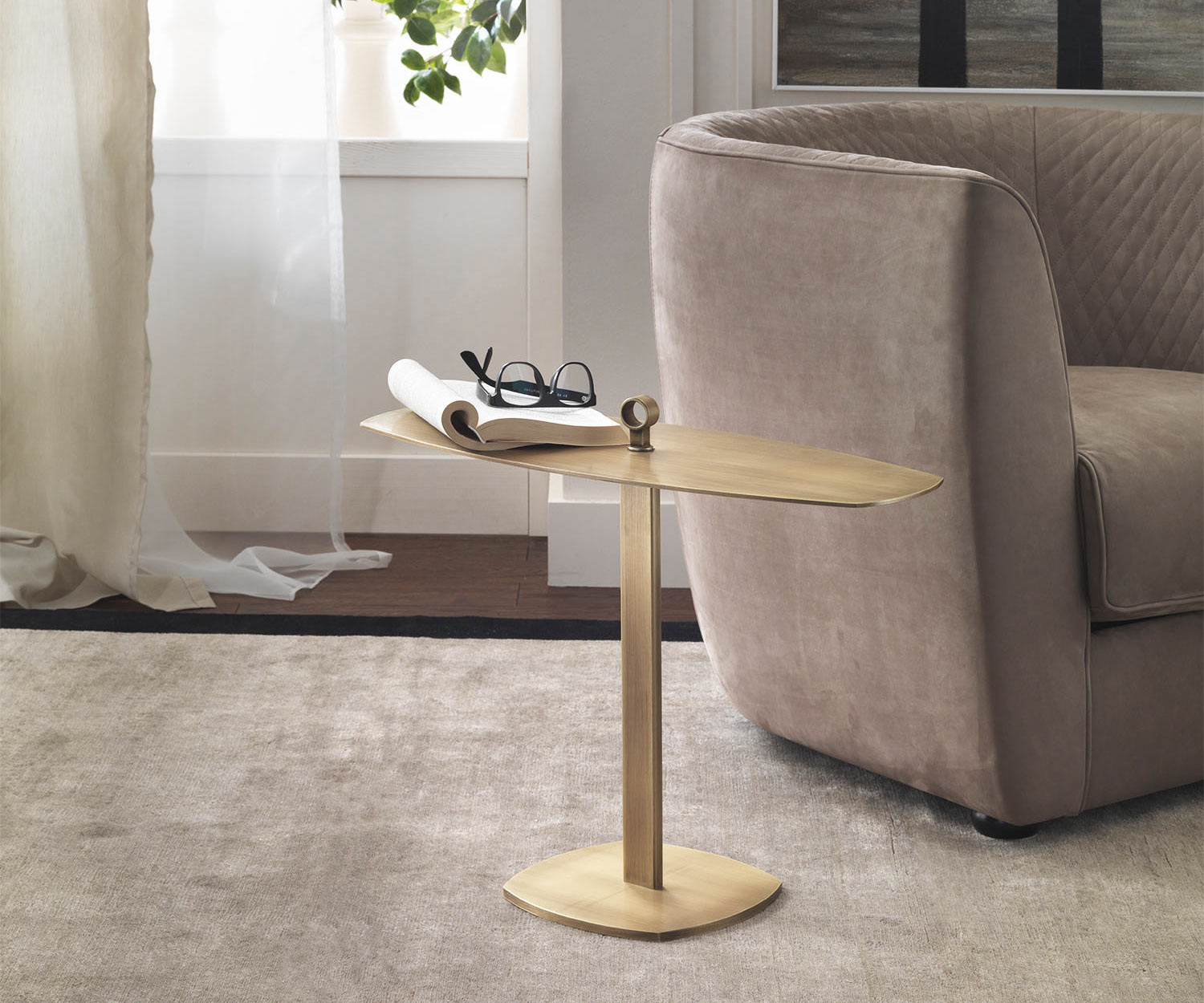 High-quality Marelli Leaf side table in brushed brass