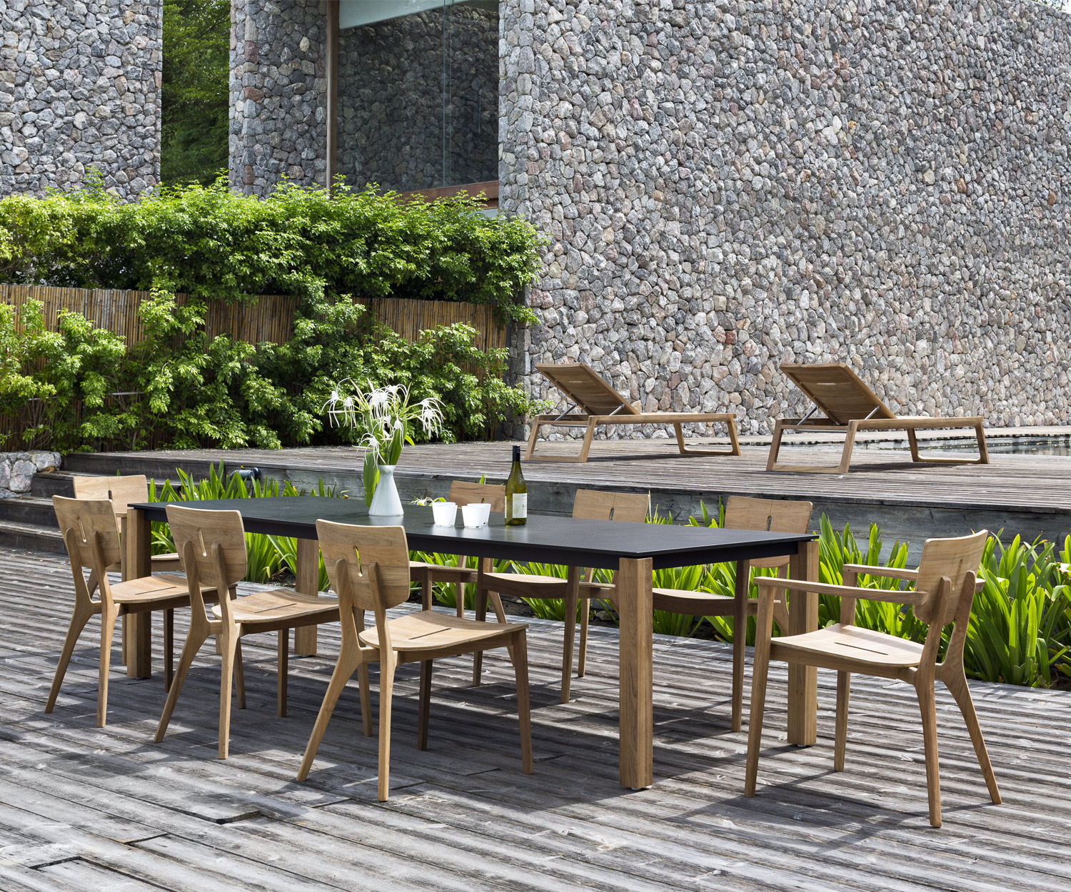 High quality Oasiq Machar Design garden table teak