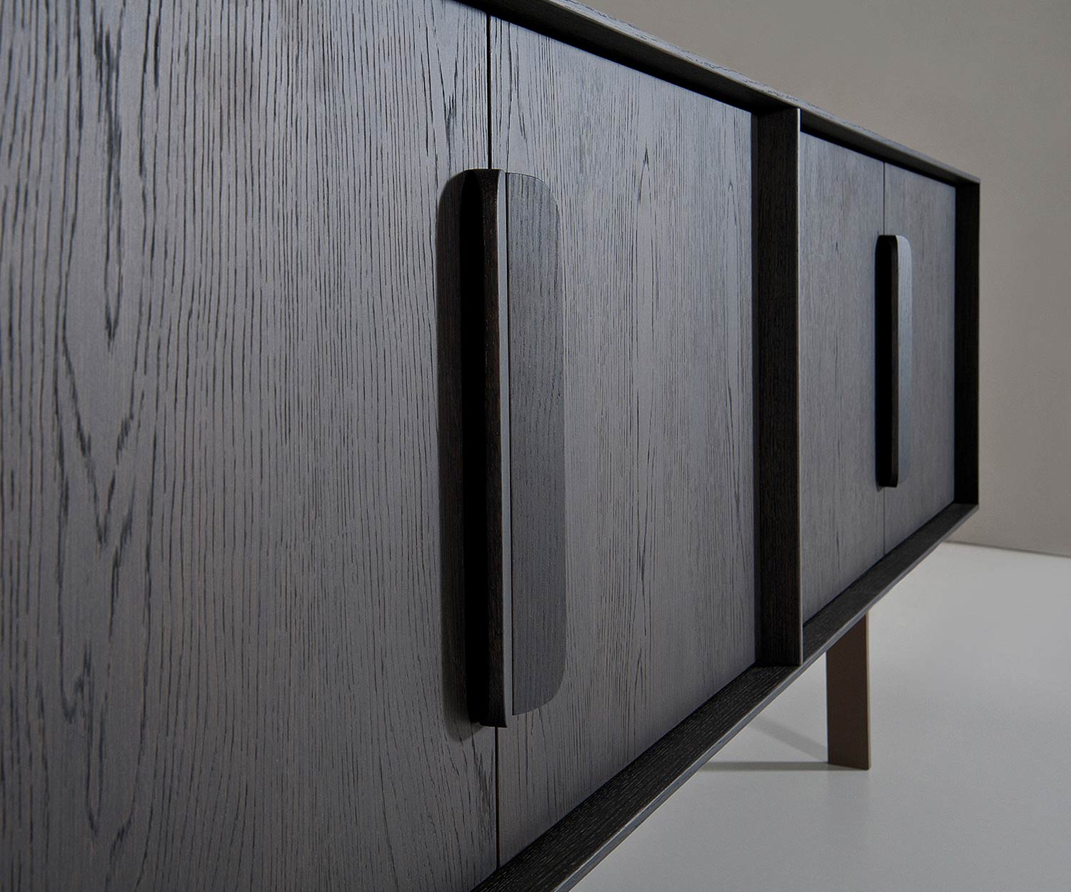 High-quality al2 Mobius 003 Design sideboard Detail door front oak veneer
